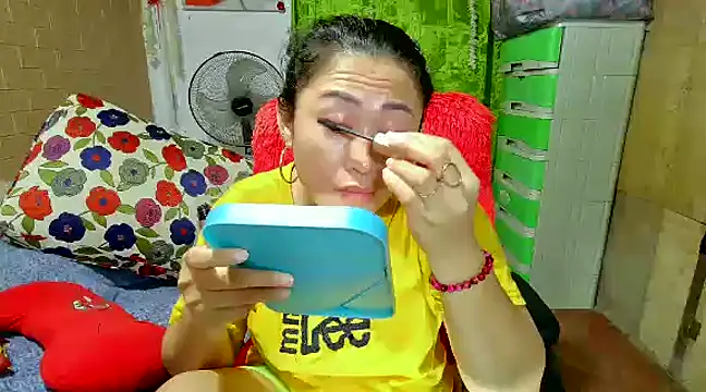 Snapshot of M_e_c_e_l chatting on February 2025 02:58:02 PM M e c e l online show from February 2025 02:58:02 PM