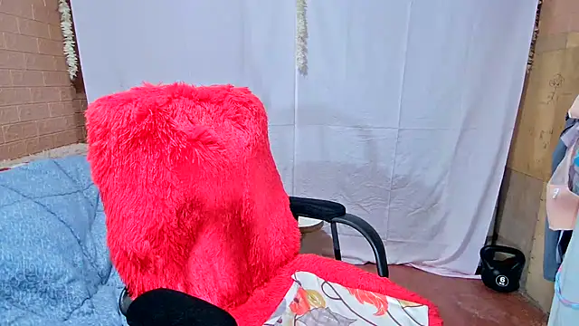 Snapshot of M_e_c_e_l chatting on February 2025 03:45:02 AM M e c e l online show from February 2025 03:45:02 AM