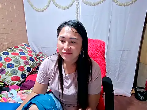 Snapshot of M_e_c_e_l chatting on February 2025 03:40:01 PM M e c e l online show from February 2025 03:40:01 PM