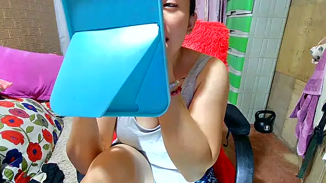 Snapshot of M_e_c_e_l chatting on March 2025 03:08:02 PM M e c e l online show from March 2025 03:08:02 PM