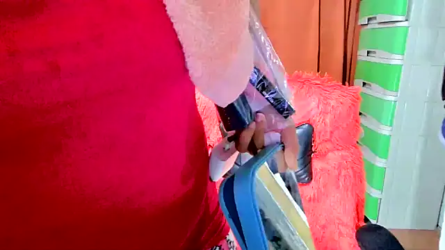 Snapshot of M_e_c_e_l chatting on September 2025 07:37:02 PM M e c e l online show from September 2025 07:37:02 PM