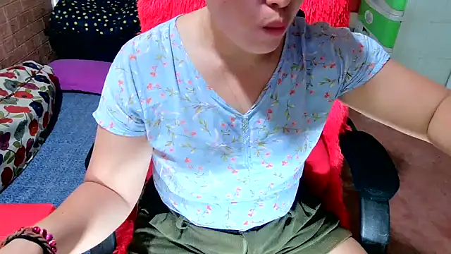 Snapshot of M_e_c_e_l chatting on October 2025 02:09:01 AM M e c e l online show from October 2025 02:09:01 AM