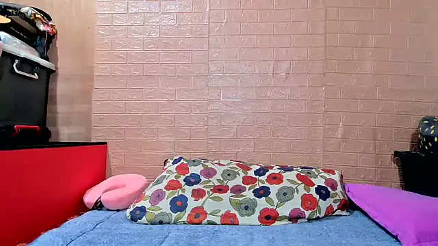 Snapshot of M_e_c_e_l chatting on October 2025 07:35:02 PM M e c e l online show from October 2025 07:35:02 PM