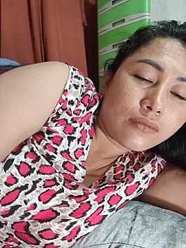 Snapshot of M_e_c_e_l chatting on November 2025 11:59:01 PM M e c e l online show from November 2025 11:59:01 PM