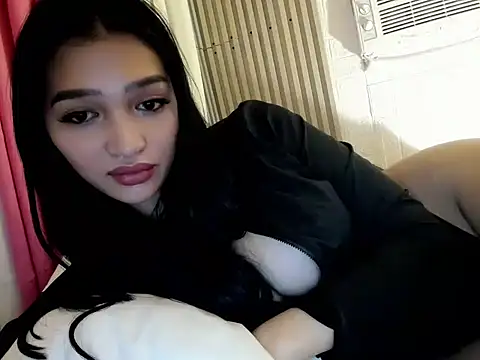 Snapshot of _caroline69 chatting on January 2025 04:18:02 AM caroline69 online show from January 2025 04:18:02 AM