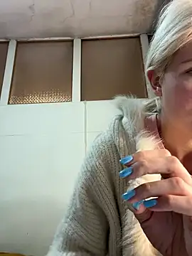 Snapshot of Keylili chatting on April 2026 04:37:01 PM Keylili online show from April 2026 04:37:01 PM