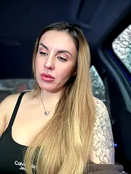 Snapshot of Kalli_Fornia chatting on November 2025 09:48:02 AM Kalli Fornia online show from November 2025 09:48:02 AM