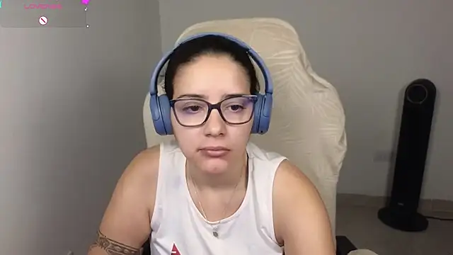 Snapshot of blue__moon_ chatting on November 2025 03:12:01 AM blue moon online show from November 2025 03:12:01 AM