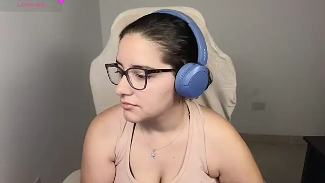 Snapshot of blue__moon_ chatting on November 2025 02:11:02 AM blue moon online show from November 2025 02:11:02 AM