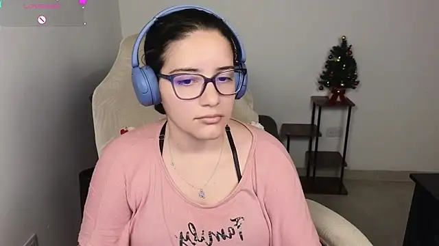 Snapshot of blue__moon_ chatting on December 2025 01:00:01 AM blue moon online show from December 2025 01:00:01 AM