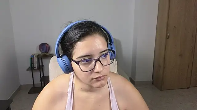 Snapshot of blue__moon_ chatting on July 2026 04:19:01 AM blue moon online show from July 2026 04:19:01 AM