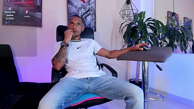 Sweet Alessandre online show from October 2025 07:13:02 PM