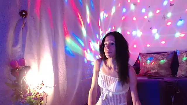 Snapshot of ElysaSun chatting on September 2025 05:46:01 PM ElysaSun online show from September 2025 05:46:01 PM