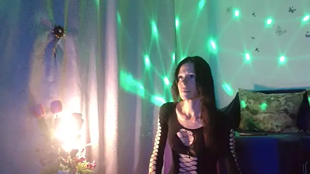 Snapshot of ElysaSun chatting on October 2025 05:19:02 PM ElysaSun online show from October 2025 05:19:02 PM