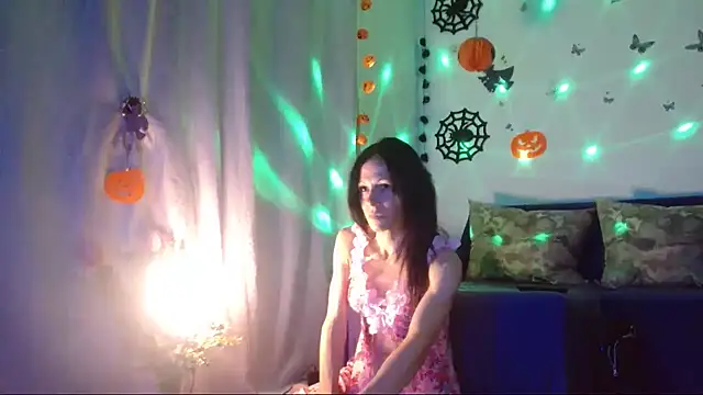 Snapshot of ElysaSun chatting on October 2025 06:19:01 PM ElysaSun online show from October 2025 06:19:01 PM