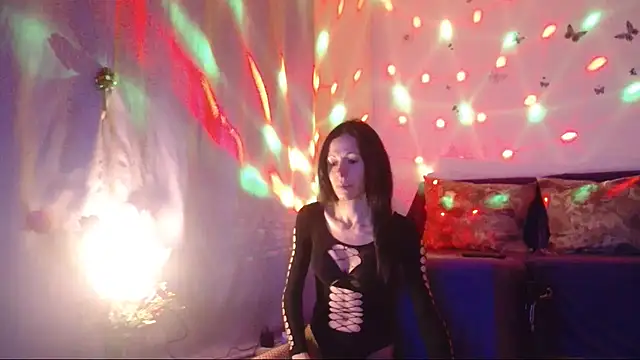 Snapshot of ElysaSun chatting on November 2025 06:50:02 PM ElysaSun online show from November 2025 06:50:02 PM