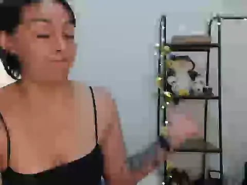 Snapshot of camii_7 chatting on January 2025 10:43:01 PM camii 7 online show from January 2025 10:43:01 PM