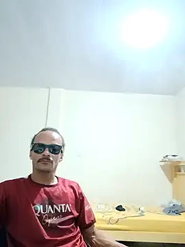 Snapshot of JamesQuaresma chatting on January 2025 02:57:02 AM JamesQuaresma online show from January 2025 02:57:02 AM