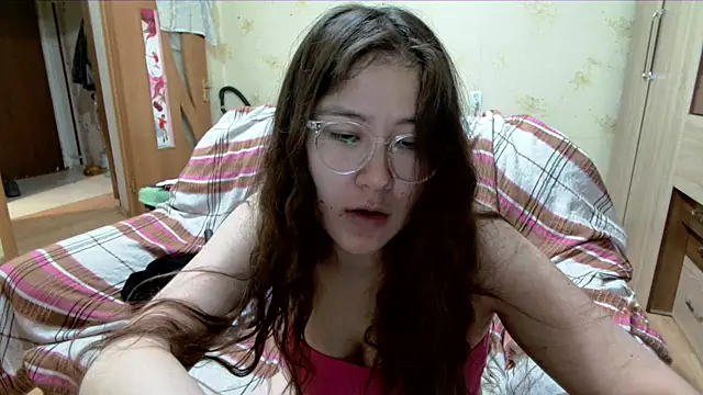 Snapshot of Riz_girl chatting on April 2026 06:10:01 PM Riz girl online show from April 2026 06:10:01 PM