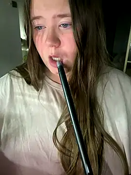 remirann  online show from November 2025 05:13:02 PM