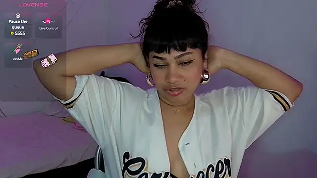 Snapshot of kiarybell__ chatting on February 2025 03:24:01 AM kiarybell   online show from February 2025 03:24:01 AM