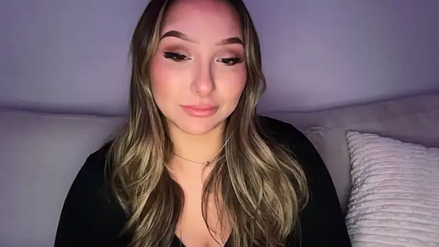 Snapshot of lustfulsmiles chatting on April 2026 12:17:02 PM lustfulsmiles online show from April 2026 12:17:02 PM