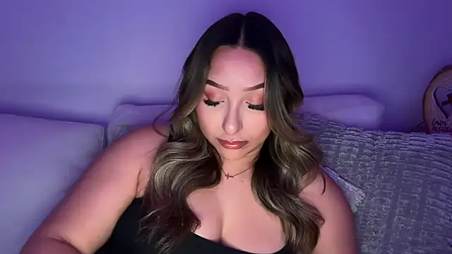 Snapshot of lustfulsmiles chatting on April 2026 12:05:02 PM lustfulsmiles online show from April 2026 12:05:02 PM