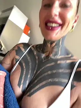 Snapshot of InkedBiitch chatting on April 2026 06:11:02 AM InkedBiitch online show from April 2026 06:11:02 AM