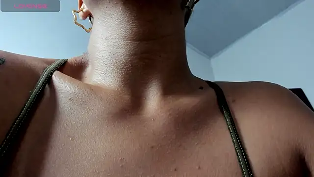 Snapshot of MaiaPetitte_ chatting on January 2025 10:12:02 PM MaiaPetitte online show from January 2025 10:12:02 PM