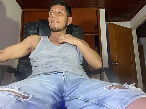 Snapshot of thadeo_horny chatting on April 2026 10:56:02 PM thadeo horny online show from April 2026 10:56:02 PM