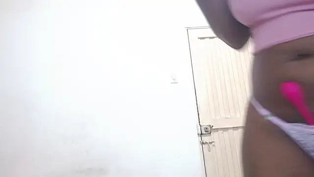 hot and naughty latin online show from February 2026 12:12:01 PM