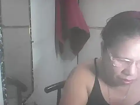 hotwet mama4uxx online show from March 2025 01:40:02 PM