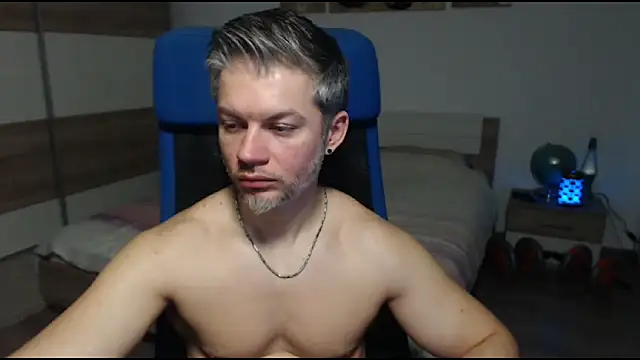 RobbyShawz online show from February 2025 10:07:02 AM