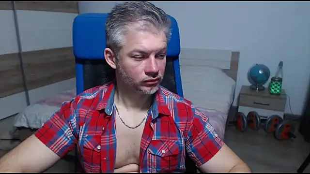 RobbyShawz online show from November 2025 06:19:02 PM