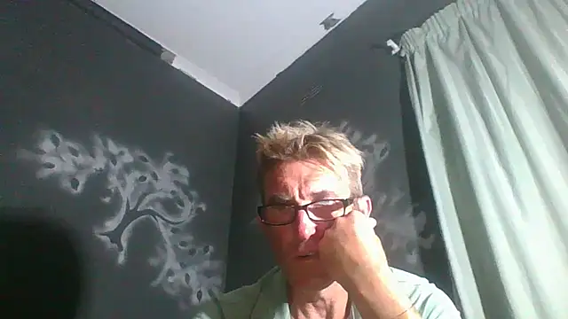 Snapshot of xykenrah@xh chatting on January 2025 10:11:02 PM xykenrahxh online show from January 2025 10:11:02 PM