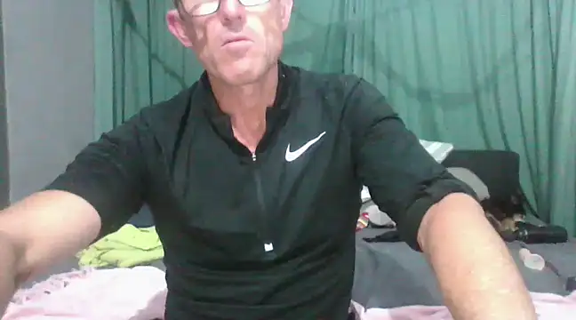 Snapshot of xykenrah@xh chatting on March 2025 04:32:01 PM xykenrahxh online show from March 2025 04:32:01 PM