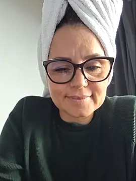 Snapshot of MariaPau_83 chatting on June 2026 04:51:02 PM MariaPau 83 online show from June 2026 04:51:02 PM