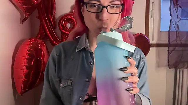 Snapshot of Nikky_Divine chatting on February 2025 05:04:01 PM Nikky Divine online show from February 2025 05:04:01 PM