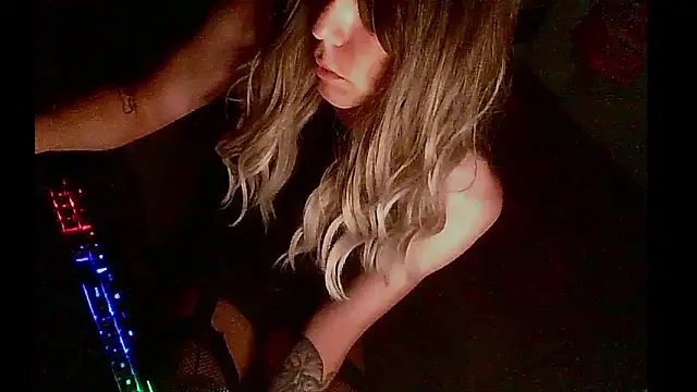 crystalxh online show from October 2025 05:43:01 PM