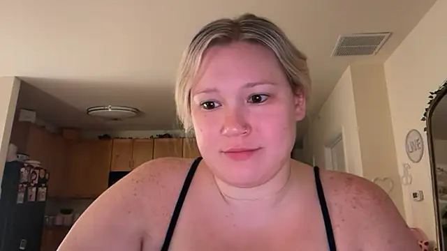Snapshot of PiggyRose chatting on July 2026 02:03:02 AM PiggyRose online show from July 2026 02:03:02 AM