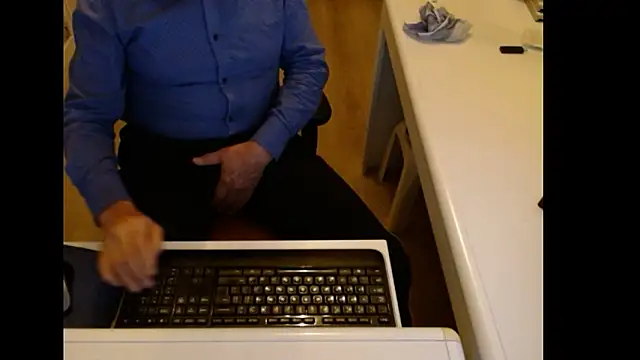 dutchpornking online show from February 2026 08:21:01 PM