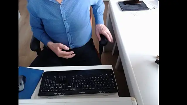 dutchpornking online show from April 2026 06:28:02 AM