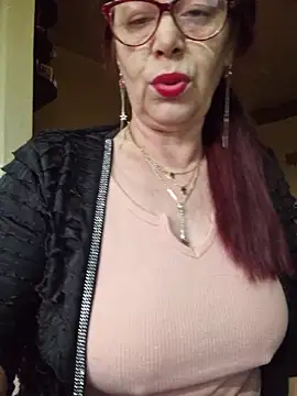 Snapshot of Chriss_Tinaa chatting on April 2026 03:32:01 AM Chriss Tinaa online show from April 2026 03:32:01 AM