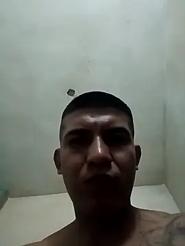 Snapshot of twojv chatting on December 2025 11:10:01 PM twojv online show from December 2025 11:10:01 PM