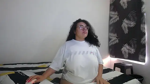 mabigomez00 online show from April 2026 09:23:01 PM