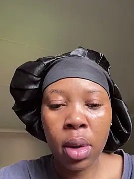 Snapshot of cherrybabe76 chatting on February 2025 06:49:02 AM cherrybabe76 online show from February 2025 06:49:02 AM