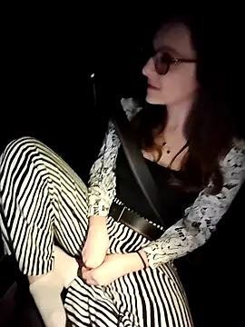 Snapshot of Tinas5 chatting on March 2026 06:04:01 PM Tinas5 online show from March 2026 06:04:01 PM