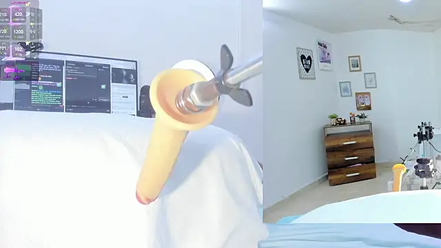 sofi velez online show from September 2025 06:02:02 PM