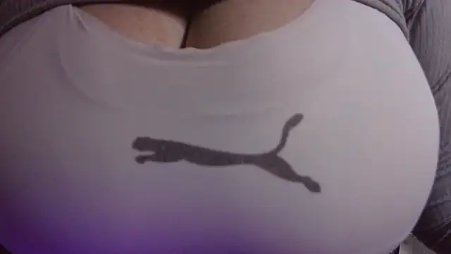 Snapshot of AnnyelinnaLove chatting on November 2025 05:42:02 AM AnnyelinnaLove online show from November 2025 05:42:02 AM