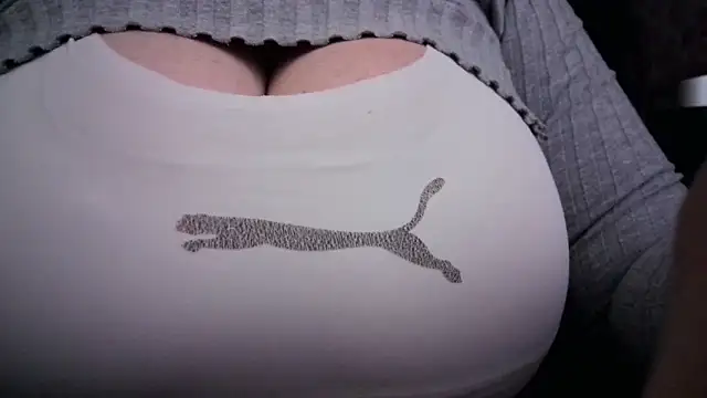 Snapshot of AnnyelinnaLove chatting on March 2026 02:16:01 AM AnnyelinnaLove online show from March 2026 02:16:01 AM